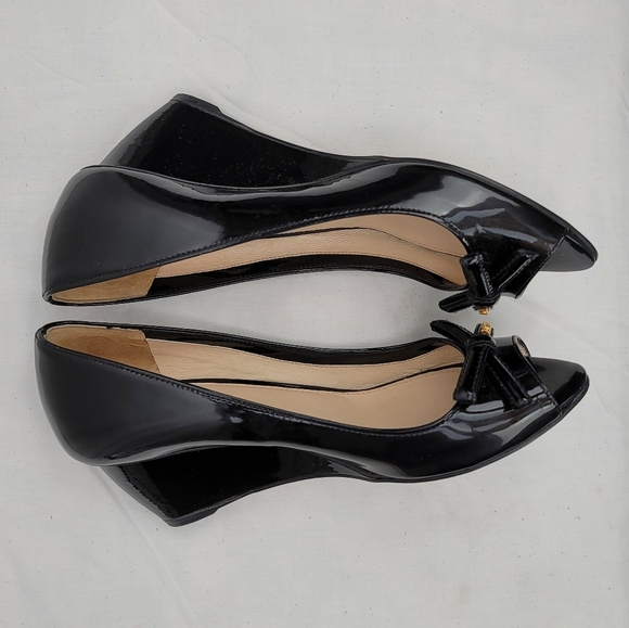 Prada Bow Logo Black Patent Leather Peep Toe Wedge Pumps Size 37 - Picture 4 of 7
